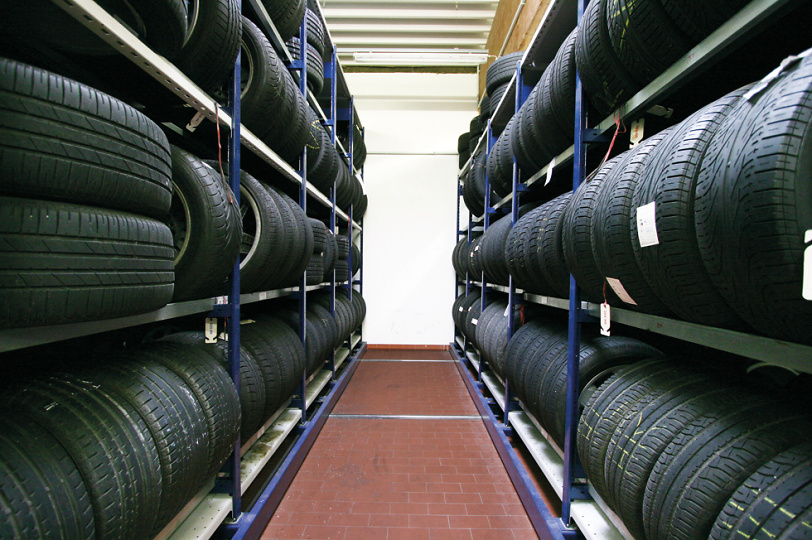 Meta Reifen Verschieberegal 1